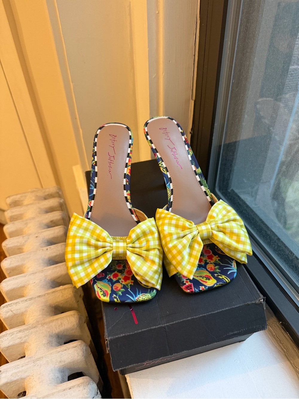Betsey Johnson Skyee Bow Heels